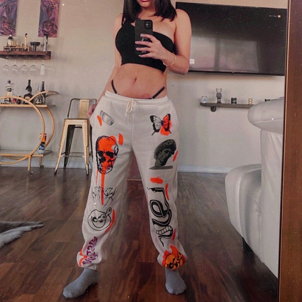 Sweatpants to rock my Queens